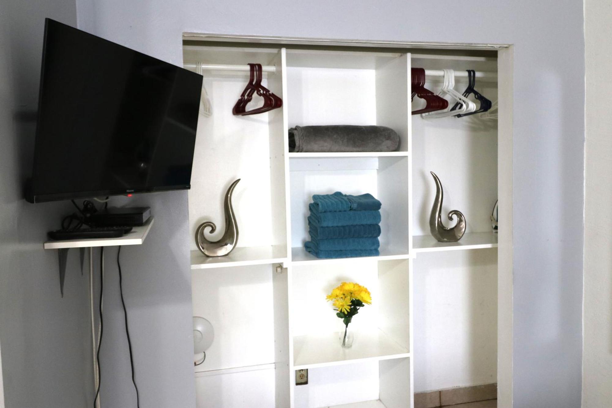 Hallandale Beach Motel With Free Parking And Full Kitchen ! No Extra Fees! Accepting Cash! エクステリア 写真
